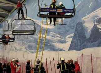 Rescate de 40 personas, mayoría menores, en telesillas de estación de esquí en Arroyomolinos. news-14092024-192747