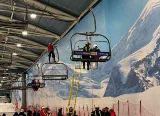 Rescatadas 40 personas atrapadas en telesilla de estación de esquí Xanadú news-14092024-233231