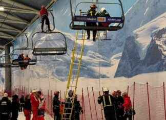 Rescate de 40 personas atrapadas en telesilla de estación de esquí Xanadú news-15092024-013403