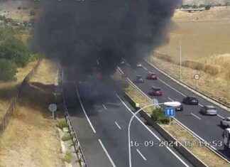 Incendio de minibús en la A-4 de Madrid: densa humareda y tráfico afectado news-17092024-082605