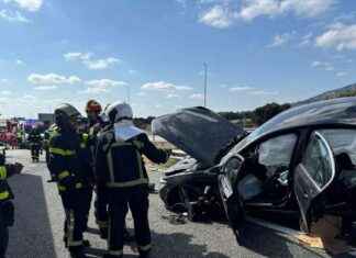 Atascos en la A-6 de Madrid por choque de camión y coche news-19092024-000451