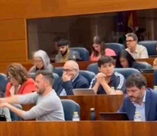 Diputado que simuló disparar en Asamblea enfrenta suspensión de sueldo 22 días. news-26092024-093117