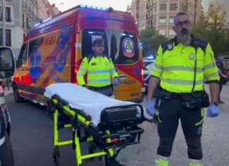 Motorista resulta gravemente herido tras chocar con un VTC en Barrio de Salamanca news-27092024-110850