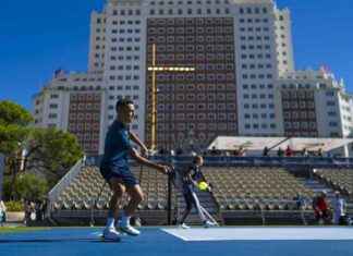 El pickleball llega a Madrid: un nuevo deporte híbrido en Plaza de España news-28092024-135751