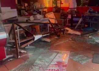 Accidente en Madrid: Furgoneta empotrada en escaparate del barrio de Salamanca news-07102024-100446