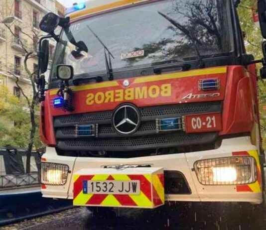 Incendio de vehículos en Canillas: Tres coches arden en una calle ncendio-de-vehculos-en-canillas-tres-coches-arden-en-una-calle