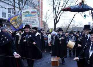 Entierro de la sardina: Carnaval sin gigantes ni cabezudos por la lluvia entierro-de-la-sardina-carnaval-sin-gigantes-ni-cabezudos-por-la-lluvia