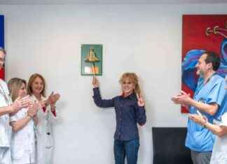 Tocar la campana al final del tratamiento del cáncer: un símbolo de esperanza y fortaleza. tocar-la-campana-al-final-del-tratamiento-del-cncer-un-smbolo-de-esperanza-y-fortaleza